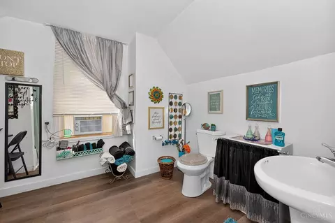 Bath - 3311 Harrison Ave, Cheviot, OH 45211 photo 4 of 8