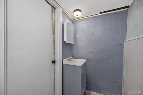 Bath - 3311 Harrison Ave, Cheviot, OH 45211 photo 7 of 8