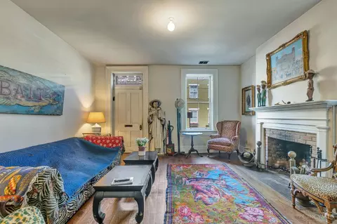 Living - 1316 Spring St, Cincinnati, OH 45202 photo 1 of 3