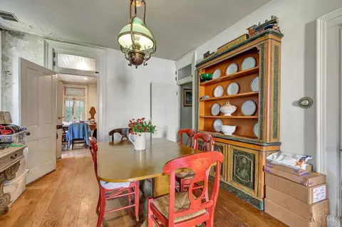 Dining - 1316 Spring St, Cincinnati, OH 45202 photo 1 of 3