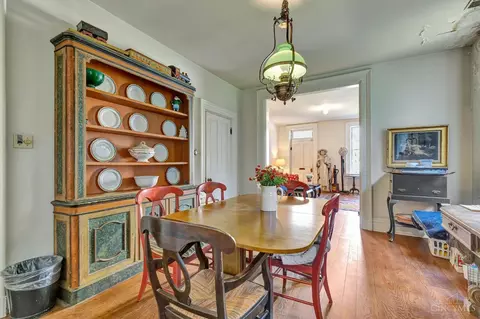 Dining - 1316 Spring St, Cincinnati, OH 45202 photo 3 of 3