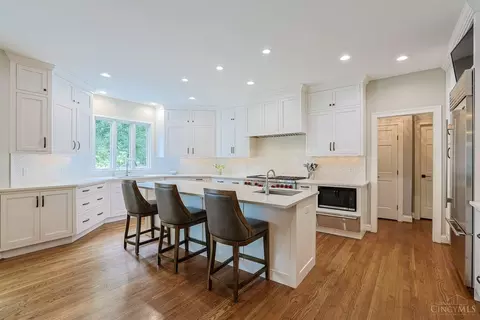 Kitchen - 7675 Foxgate Ln, Cincinnati, OH 45243 photo 1 of 5