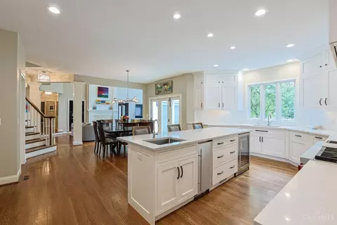 Kitchen - 7675 Foxgate Ln, Cincinnati, OH 45243 photo 2 of 5