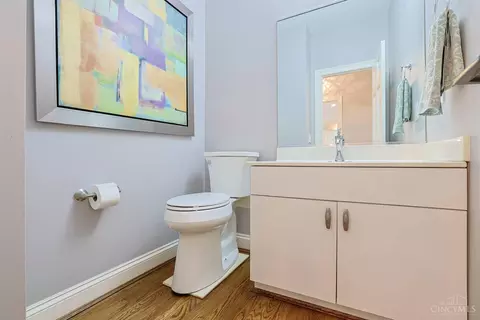 Bath - 7675 Foxgate Ln, Cincinnati, OH 45243 photo 5 of 7