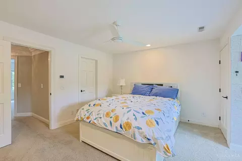 Bedroom - 7675 Foxgate Ln, Cincinnati, OH 45243 photo 4 of 7
