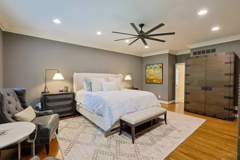 Bedroom - 7675 Foxgate Ln, Cincinnati, OH 45243 photo 2 of 7
