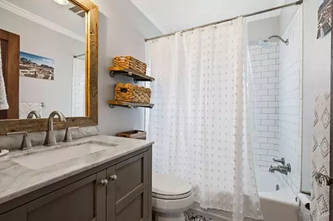Bath - 7005 Bramble Ave, Cincinnati, OH 45227 photo 1 of 1