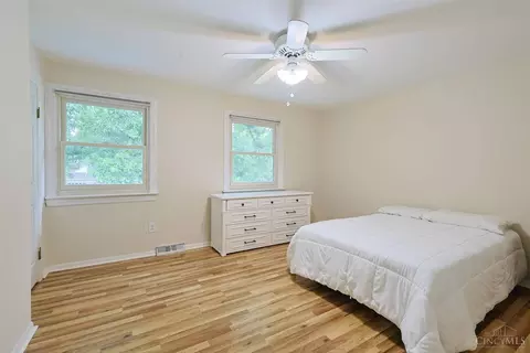 Bedroom - 8389 Shadowpoint Ct, Montgomery, OH 45242 photo 2 of 4
