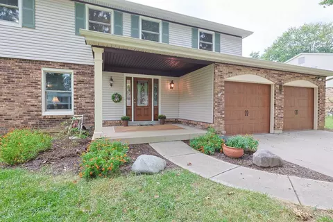 Exterior - 8389 Shadowpoint Ct, Montgomery, OH 45242 photo 2 of 14