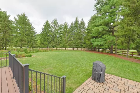 Exterior - 8389 Shadowpoint Ct, Montgomery, OH 45242 photo 13 of 14