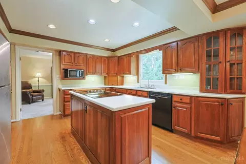 Kitchen - 8389 Shadowpoint Ct, Montgomery, OH 45242 photo 1 of 3