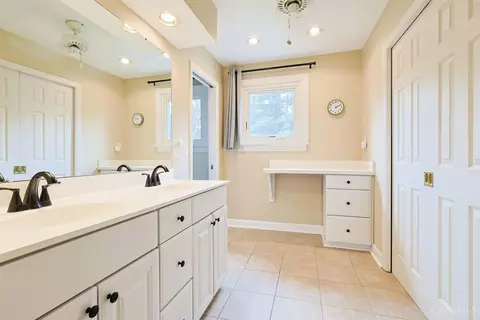 Bath - 8389 Shadowpoint Ct, Montgomery, OH 45242 photo 1 of 4