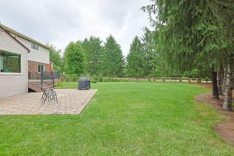 Exterior - 8389 Shadowpoint Ct, Montgomery, OH 45242 photo 8 of 14
