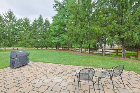 Exterior - 8389 Shadowpoint Ct, Montgomery, OH 45242 photo 10 of 14