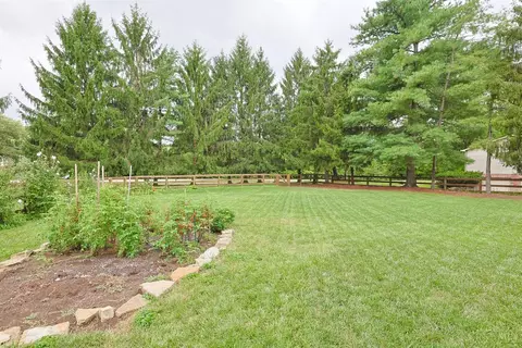 Exterior - 8389 Shadowpoint Ct, Montgomery, OH 45242 photo 9 of 14