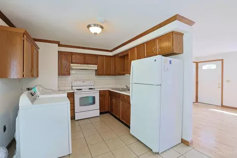 Kitchen - 3245 River Rd, Hamilton, OH 45015 photo 1 of 1