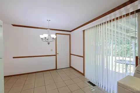 Dining - 3245 River Rd, Hamilton, OH 45015 photo 1 of 1