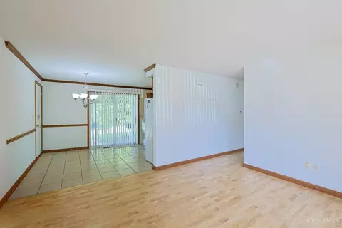 Living - 3245 River Rd, Hamilton, OH 45015 photo 4 of 4