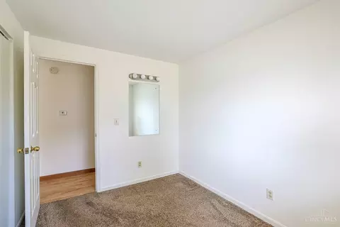 Bedroom - 3245 River Rd, Hamilton, OH 45015 photo 4 of 5