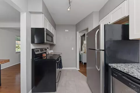 Kitchen - 5287 Highview Dr, Cincinnati, OH 45238 photo 3 of 3