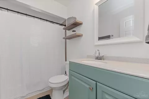 Bath - 5287 Highview Dr, Cincinnati, OH 45238 photo 1 of 1