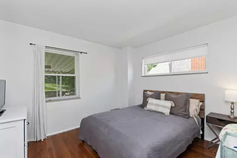 Bedroom - 5287 Highview Dr, Cincinnati, OH 45238 photo 1 of 5