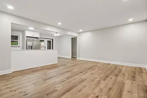 Living - 8997 Plainfield Rd, Cincinnati, OH 45236 photo 2 of 5