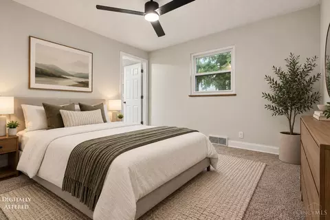 Bedroom - 8997 Plainfield Rd, Cincinnati, OH 45236 photo 5 of 8