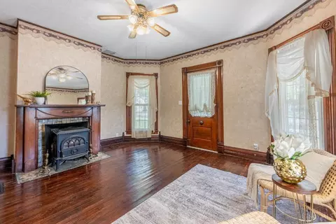 Living - 737 Central Ave, Carlisle, OH 45005 photo 2 of 7