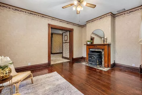 Living - 737 Central Ave, Carlisle, OH 45005 photo 3 of 7