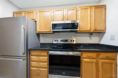 Kitchen - 997 Cedar Ridge Dr, Cincinnati, OH 45245 photo 3 of 3
