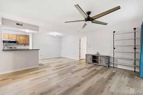 Living - 997 Cedar Ridge Dr, Cincinnati, OH 45245 photo 3 of 4