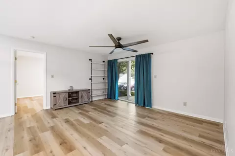 Living - 997 Cedar Ridge Dr, Cincinnati, OH 45245 photo 2 of 4