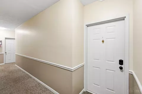 Entry Way - 997 Cedar Ridge Dr, Cincinnati, OH 45245 photo 1 of 2