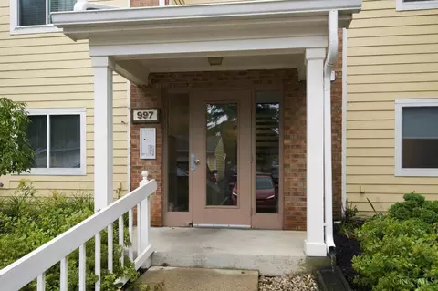 Exterior - 997 Cedar Ridge Dr, Cincinnati, OH 45245 photo 2 of 6