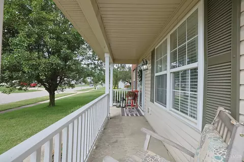 Exterior - 1147 Stableview Cir, Hamilton Township, OH 45039 photo 3 of 14