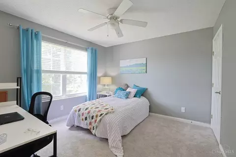 Bedroom - 1147 Stableview Cir, Hamilton Township, OH 45039 photo 3 of 5