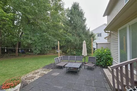 Exterior - 1147 Stableview Cir, Hamilton Township, OH 45039 photo 8 of 14