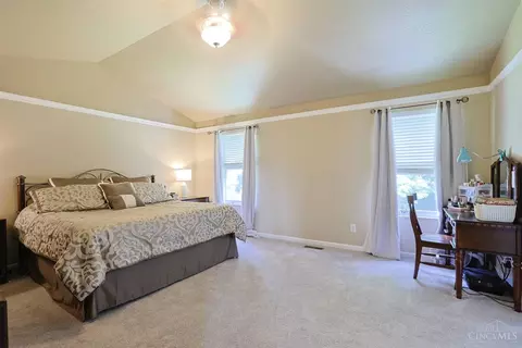 Bedroom - 1147 Stableview Cir, Hamilton Township, OH 45039 photo 1 of 5
