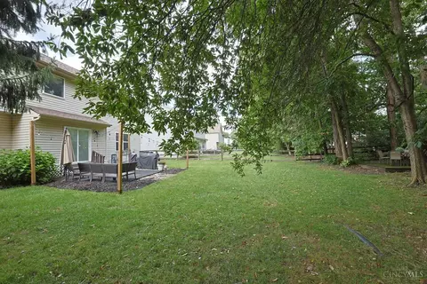 Exterior - 1147 Stableview Cir, Hamilton Township, OH 45039 photo 9 of 14