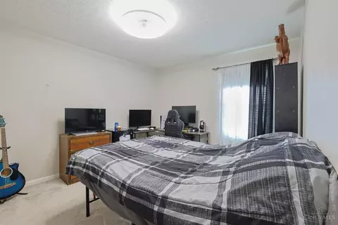 Bedroom - 1147 Stableview Cir, Hamilton Township, OH 45039 photo 4 of 5