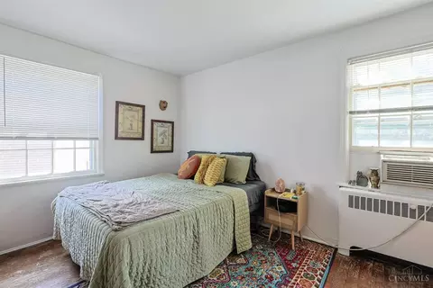 Bedroom - 3097 Riddle View Ln, Cincinnati, OH 45220 photo 1 of 5