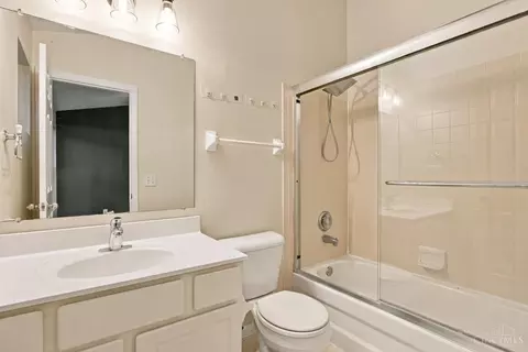 Bath - 6572 Eagleview Dr, Mason, OH 45040 photo 3 of 3