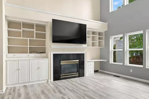 Living - 6572 Eagleview Dr, Mason, OH 45040 photo 3 of 4