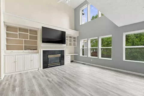 Living - 6572 Eagleview Dr, Mason, OH 45040 photo 1 of 4