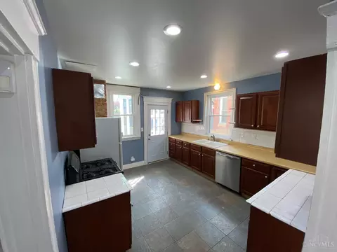 Kitchen - 279 Helen St, Cincinnati, OH 45219 photo 1 of 1