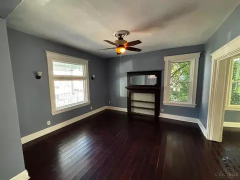 Living - 279 Helen St, Cincinnati, OH 45219 photo 3 of 6