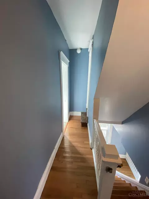 Entry Way - 279 Helen St, Cincinnati, OH 45219 photo 4 of 4
