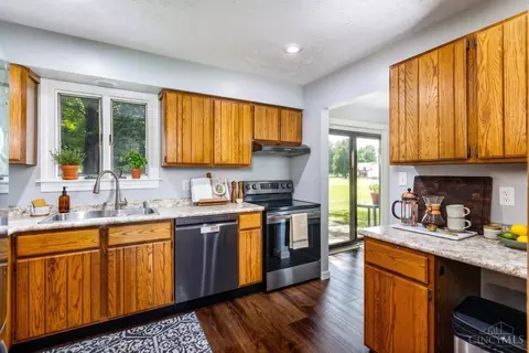 Kitchen - 4953 Brant Rd, Morrow, OH 45152 photo 4 of 6