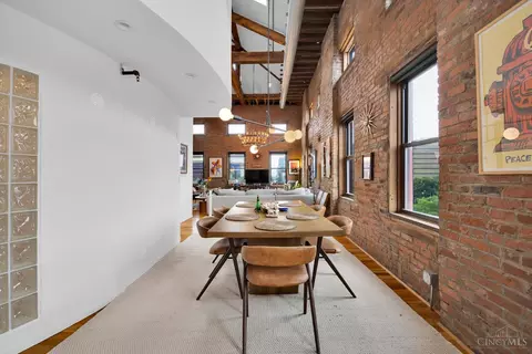 Dining - 404 Reading Rd, Cincinnati, OH 45202 photo 4 of 4